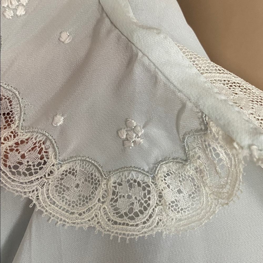 Gorgeous vintage bed jacket - Picture 3 of 12